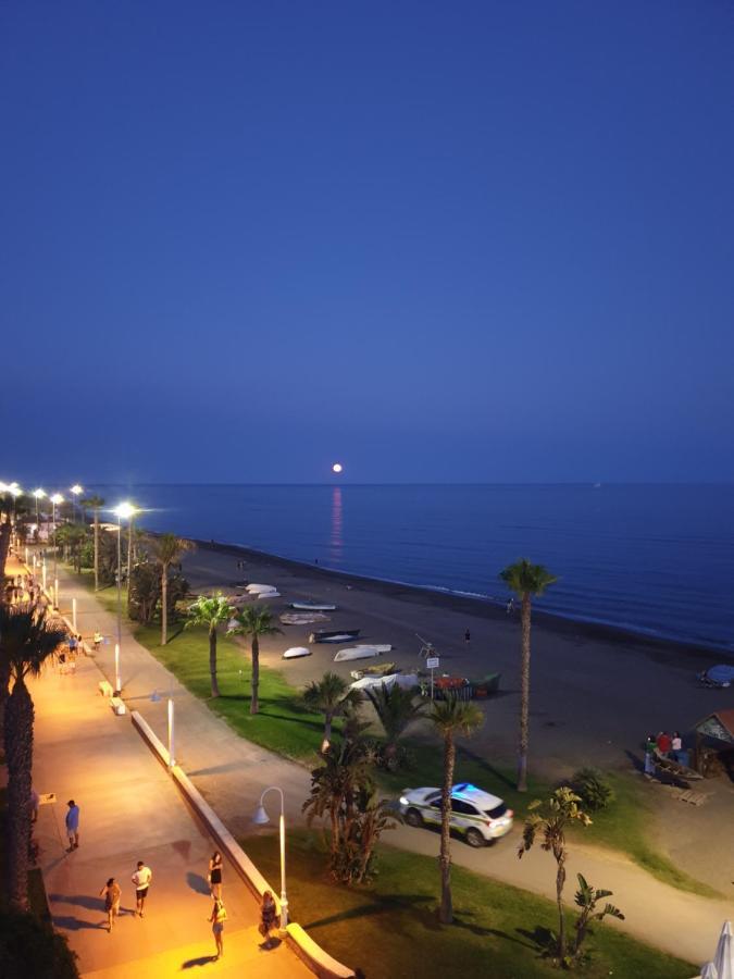 Apartamento Moderno piso céntrico frente al mar con gran terraza Rincón de la Victoria Exterior foto