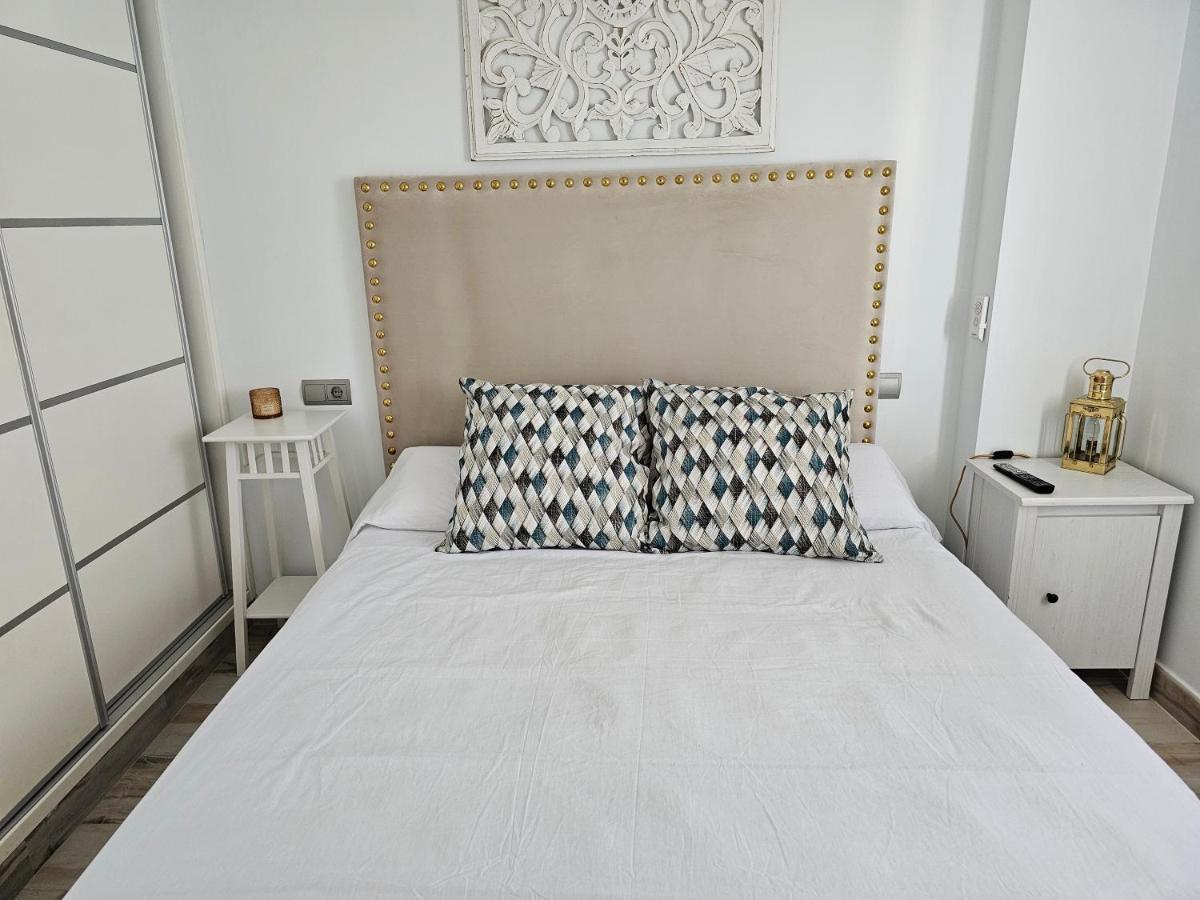Apartamento Moderno piso céntrico frente al mar con gran terraza Rincón de la Victoria Exterior foto