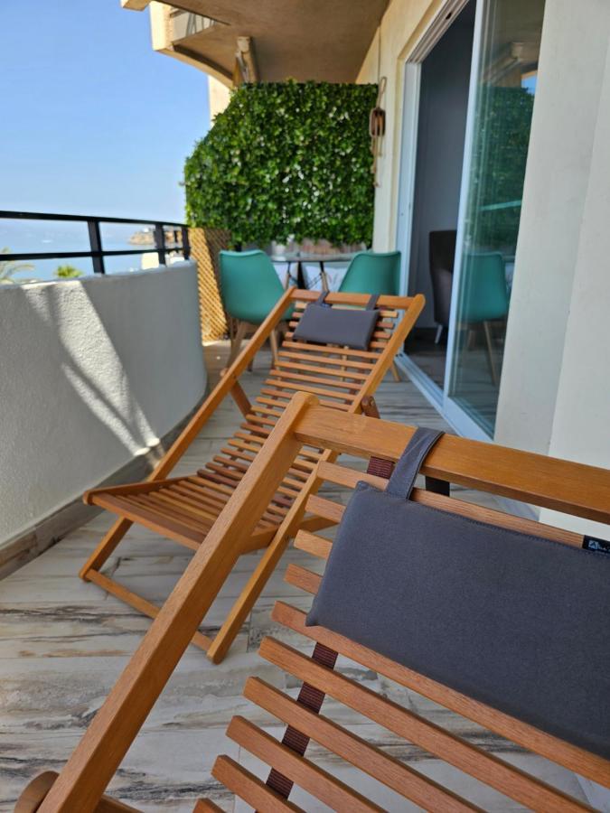 Apartamento Moderno piso céntrico frente al mar con gran terraza Rincón de la Victoria Exterior foto