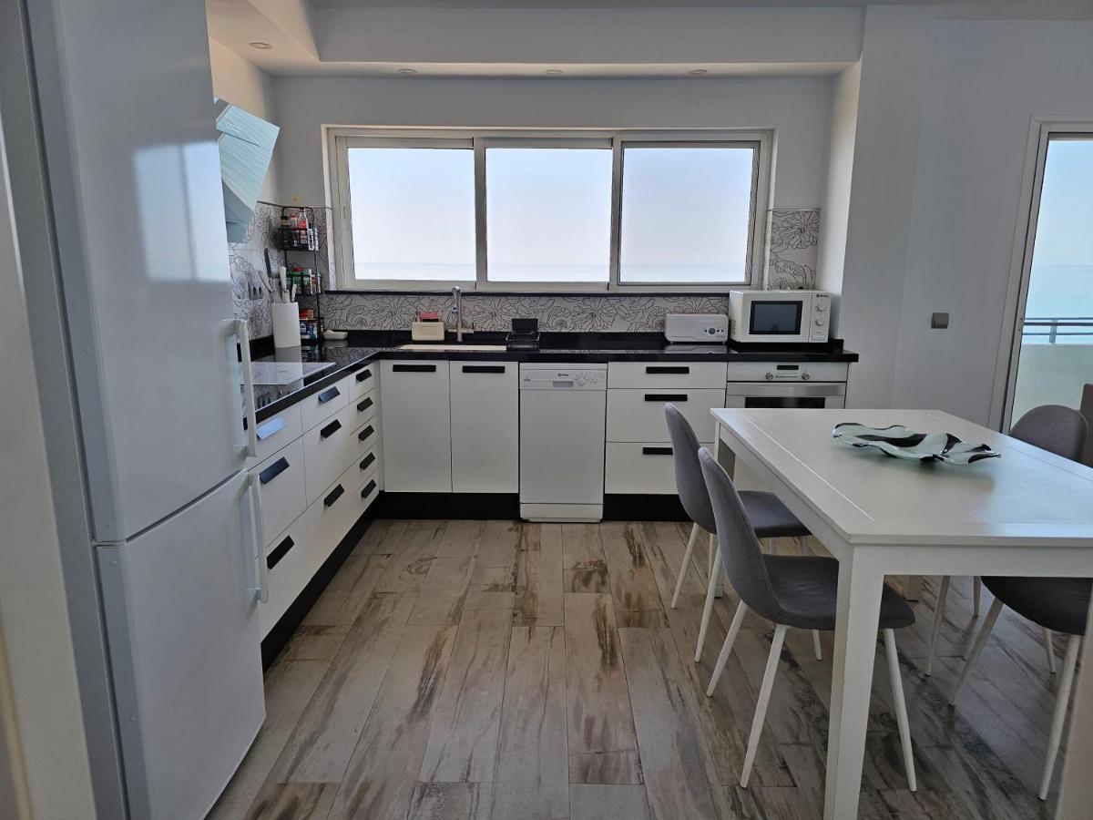 Apartamento Moderno piso céntrico frente al mar con gran terraza Rincón de la Victoria Exterior foto