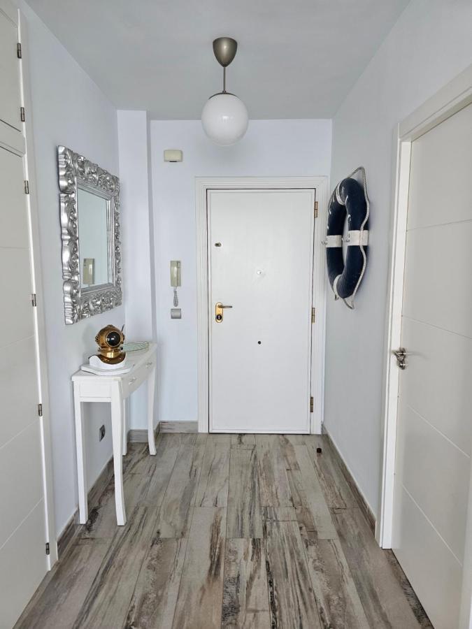 Apartamento Moderno piso céntrico frente al mar con gran terraza Rincón de la Victoria Exterior foto